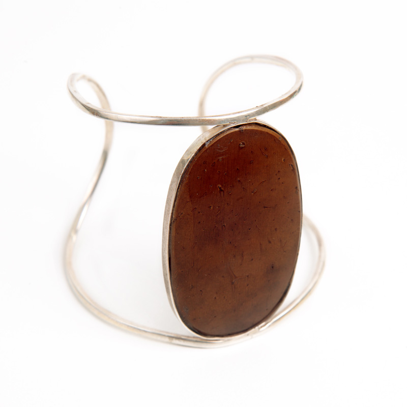 Silvia-Blumberg_Bracelete-de-prata-com-coco