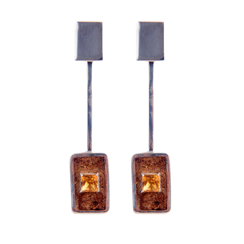 Silvia-Blumberg_Brinco-em-prata-com-residuos-de-po-de-madeira-com-citrino