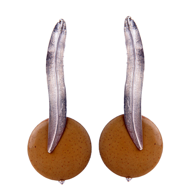 Silvia-Blumberg_Brinco-prata-e-coco